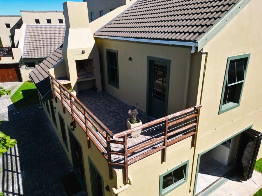 4 Bedroom Property for Sale in Sandbaai Western Cape